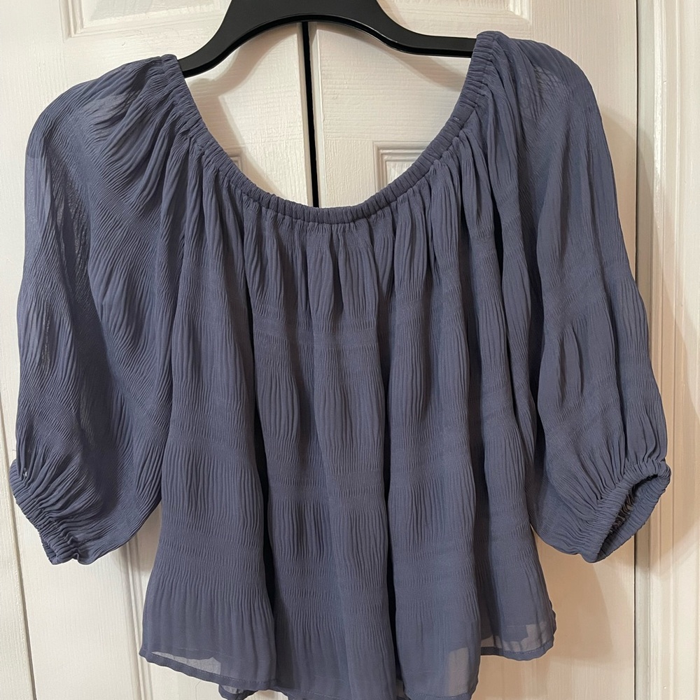 Express Woman’s Blouse Size Small In A Beautiful Purple Boho Style EUC